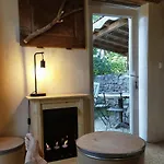Πανσιόν De Campagne Les Eydieux, Petits Dejeuners Inclus 3*