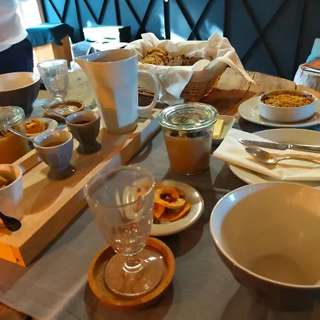 De Campagne Les Eydieux, Petits Dejeuners Inclus 3*